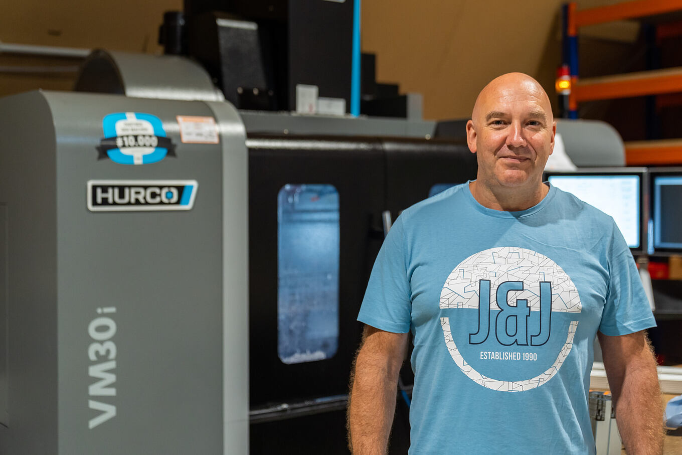 Martin Braun mit Hurco CNC-Bearbeitungszentrum